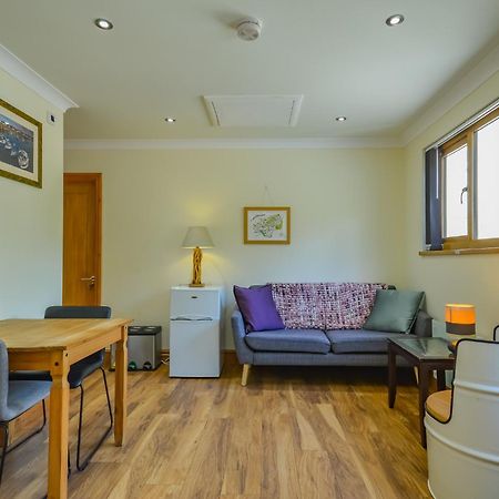 Cosy Cabin Perfect To Explore Apartment Garnant Exterior foto